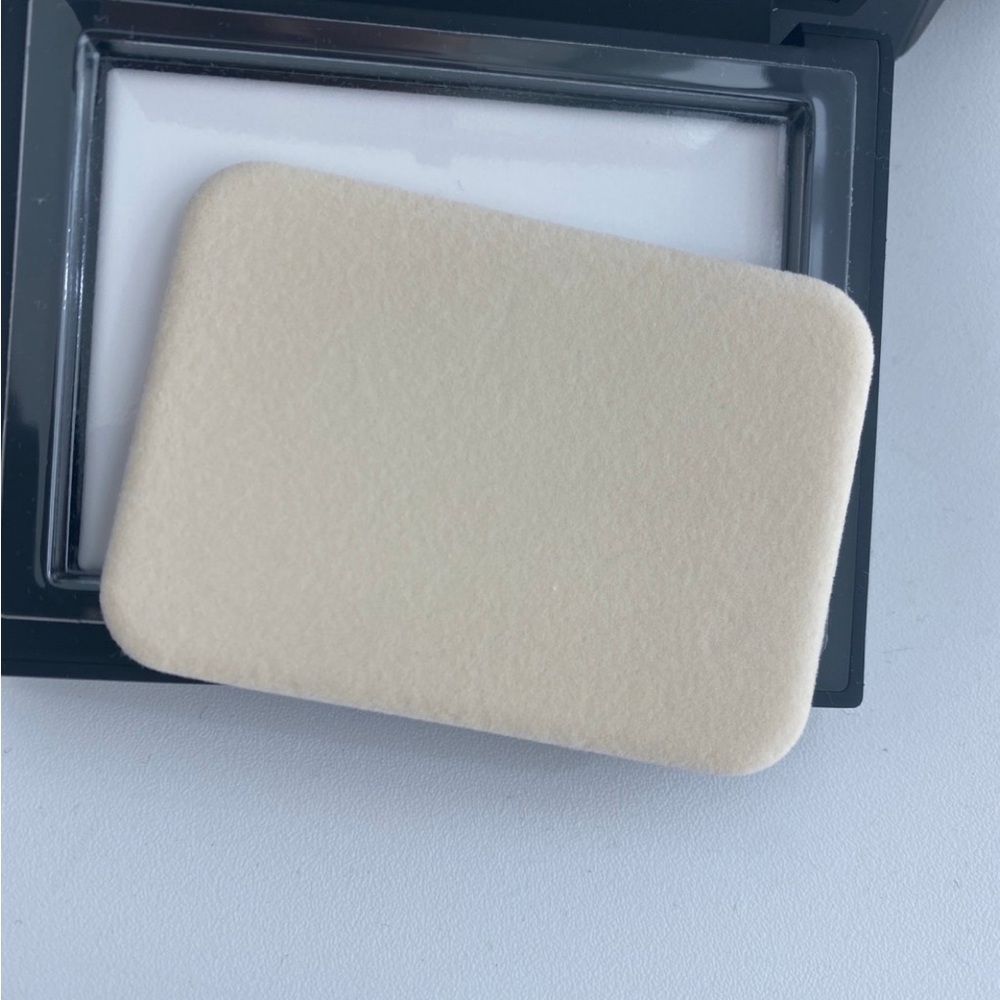 NARS Light Reflecting Powder - Picture 5 of 6